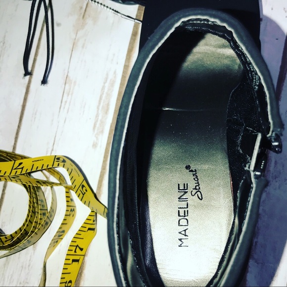 NWOB Madeline Stuart Studded Heel Bootie - Picture 6 of 6